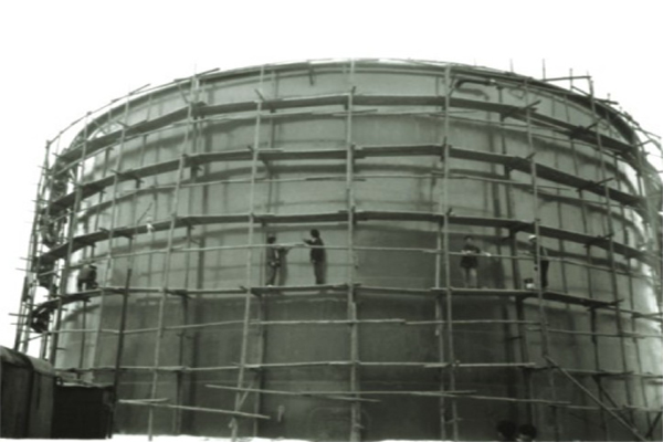 1985年辽河油田茨榆坨采油厂5000m3罐内防腐外保温工程