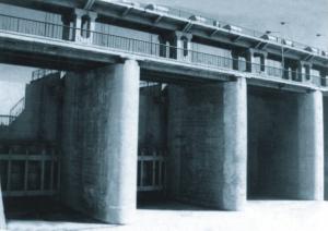 1989年刘家峡水电站闸门喷锌工程